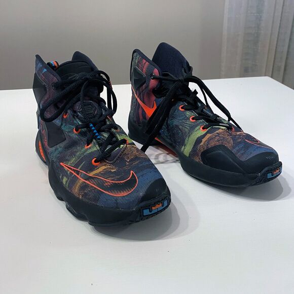 Authentic 2014 Nike Men's LeBron 13\u200e XIII Akronite Sneakers US Size 6 807219-008